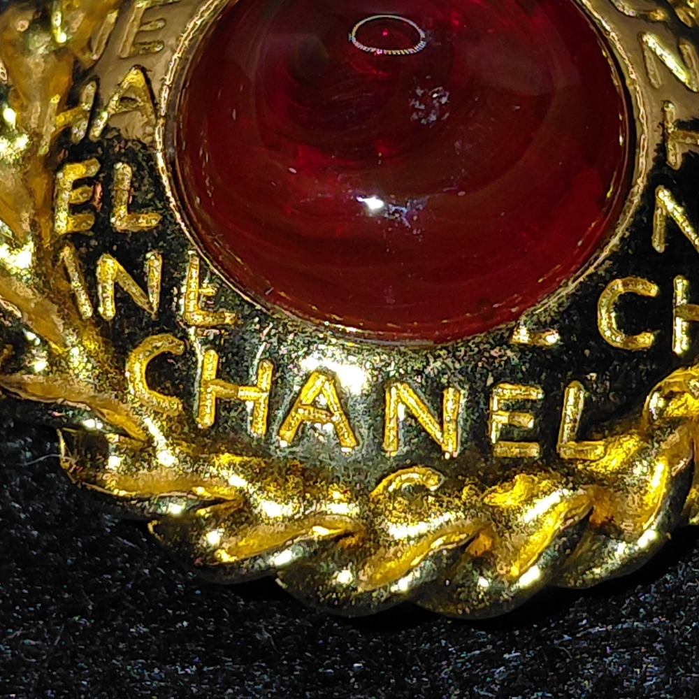 Chanel Vintage Gold plated Red Gripoix Earrings EVC! - Picture 8 of 8